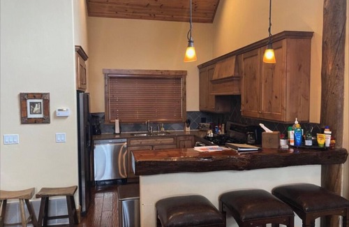 Spanish Peaks Cabin | Cozy private cabin with hot tub, and ski in and out