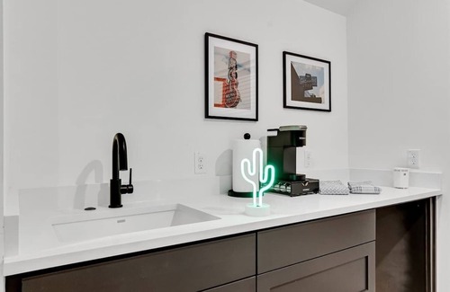 Blackshear-Prospect Hill Apartment | Cozy Private Guest House | 2 Queen Beds | Sleeps 4