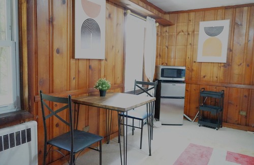 East Flatbush Apartment | Cozy & Private Guest Suite w/Bath & Separate Entry