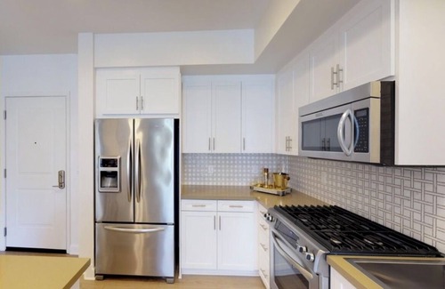 Los Angeles Condo | Cozy private room & bath by the beach