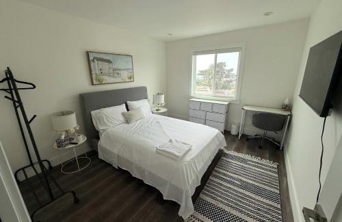 Parkside House | Cozy Private Room in Modern Homestay
