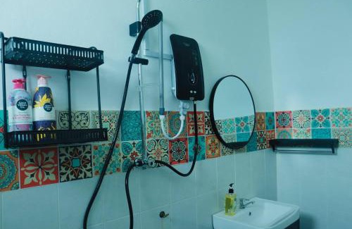 Kampung Banjar House | Cozy Private Room Teluk Intan
