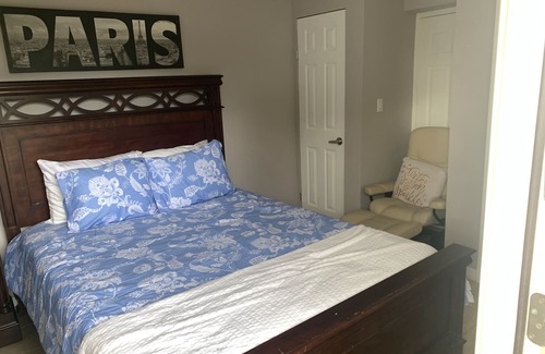 Clearwater House | Cozy Private Room with Private Entrance