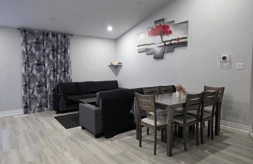 Durham Region House | Cozy Private Room with Two Comfy Beds & Modern Touches-Near Durham College& UOIT