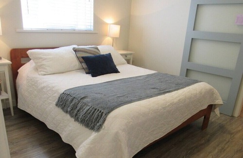 Richmond Apartment | Cozy Private Suite - 10 Minutes from YVR and Vancouver - Perfect for Layovers