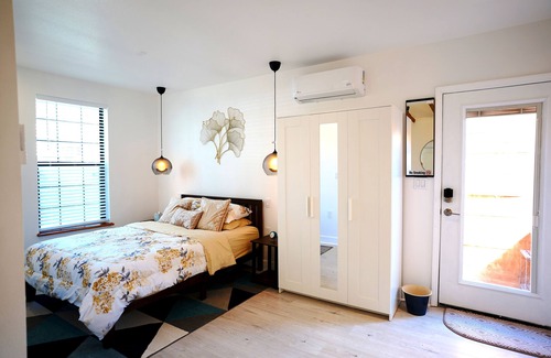Copperfield House | Cozy & quiet Guest Suite w/private entrance | patio | Kitchen
