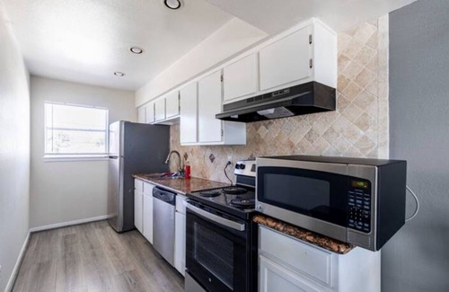Spring Branch Central Apartment | Cozy quiet place close to memorial mall.