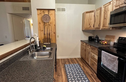 Tucson Condo | Cozy remodeled-condo near Tucson Airport & Downtown with High-Speed Internet