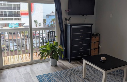 Wilmington Beach Condo | Cozy REMOLDED 1-bedroom condo AC, WiFi in charming Carolina Beach with a pool