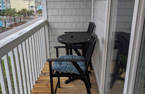 Wilmington Beach Condo | Cozy REMOLDED 1-bedroom condo AC, WiFi in charming Carolina Beach with a pool