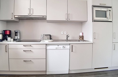 Les Menuires Apartment | Cozy Renovated Apartment · Near Slopes · Balcony · Sauna · Hammam · Free WIFI