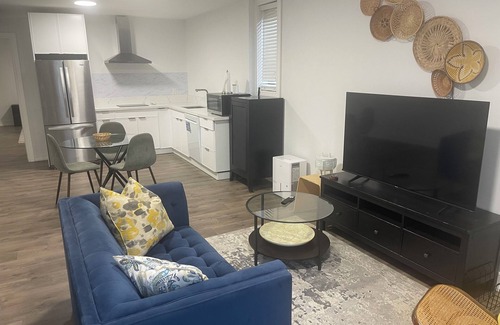 Durham Region Apartment | Cozy retreat! Perfect for two. Relax & unwind in this charming space.