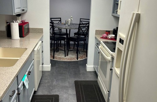 Glendale House | Cozy retreat with pool near Desert Diamond casino & Castle & Coasters theme park
