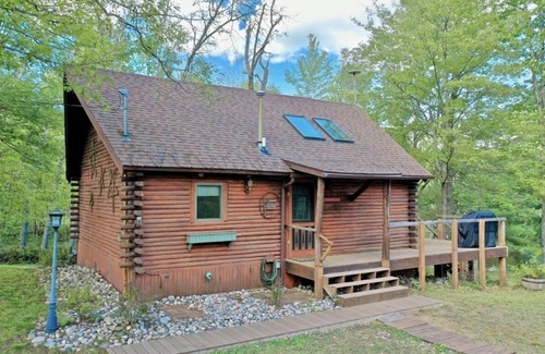 Moorestown Cabin | Cozy Riverfront Cabin steps away from National Forest trails