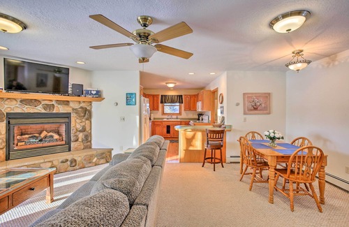 Houghton Lake House | Cozy Riverfront Home w/Fire Pit in Houghton Lake!