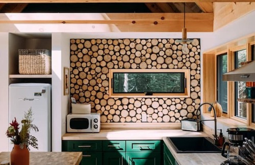 Freeport Apartment | Cozy Rock Cabin #thewaylifeshouldbe