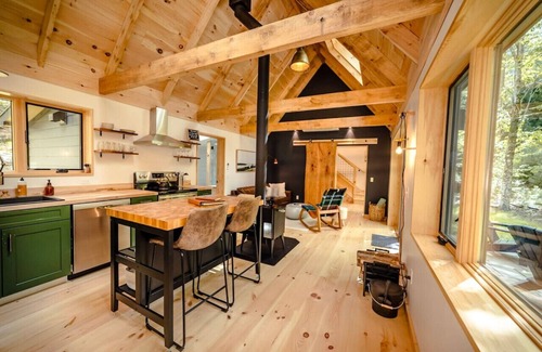 Freeport Apartment | Cozy Rock Cabin #thewaylifeshouldbe