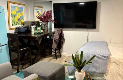West Hartford Apartment | Cozy Rockledge Retreat