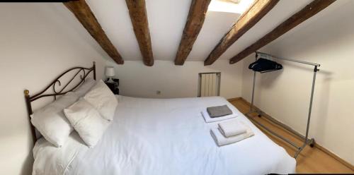 Malasana Apartment | COZY ROMANTIC MALASAÑA