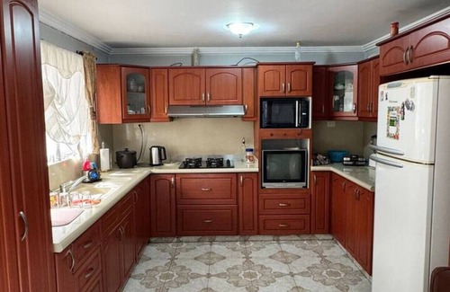Cuenca House | Cozy Room with Private Bathroom in Cuenca-1