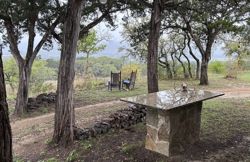 Utopia Cabin | Cozy Rustic Cabin in Paradise - Excellent for Viewing Eclipse!