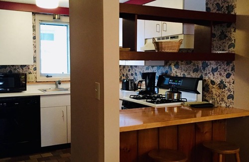 Stowe Area Condo | Cozy, Rustic Ski Condo at Stowe Village Green, 2BR 2BA, Sleeps 6