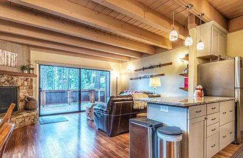 Incline Village Cabin | Cozy Rustic Townhome in Incline Village