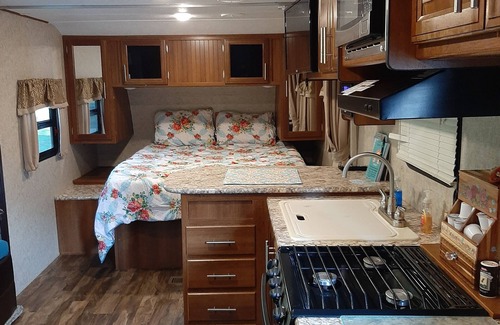Somerville House | Cozy RV at entrance to Lake Somerville