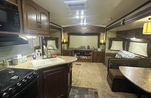 Oakland Mills House | Cozy RV in charming McClure with AC, WiFi. Happy travels