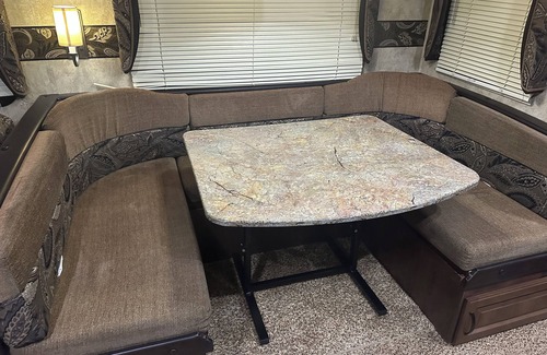 Oakland Mills House | Cozy RV in charming McClure with AC, WiFi. Happy travels