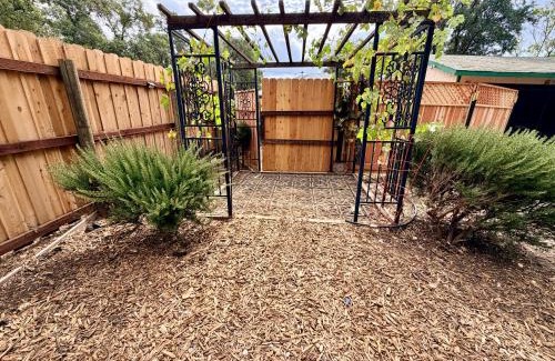 Clearlake Other | Cozy RV in Clearlake Private Gated Entry Free WiFi and Coffee Sleeps 4