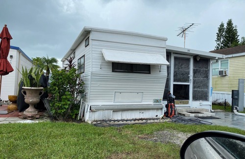 Naples House | Cozy RV in Wonderful Naples with AC