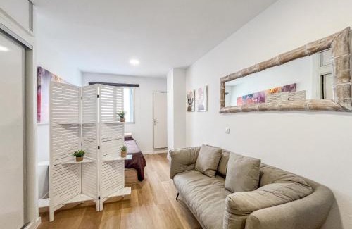 Las Palmas de Gran Canaria Apartment | Cozy Studio Las Canteras - 2min Walk to Beach
