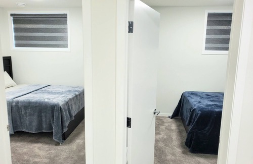 Calgary House | Cozy & Safe 2 Bedroom Private Suite Close to Airport