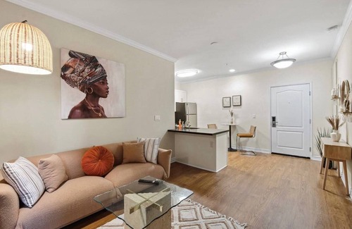 Del Rey Apartment | Cozy Santa Monica Getaway – Just 2 Minutes from the Promenade