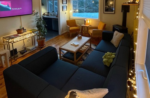 Willow House | Cozy & Scenic Town of Woodstock Home with a View