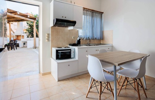 Nea Koroni House | Cozy Seaside Cocoon - Ideal Sunny Escape