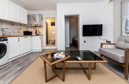 Bodrum City Center Apartment | Cozy Seaside Paradise 3 min to Beaches in Bodrum