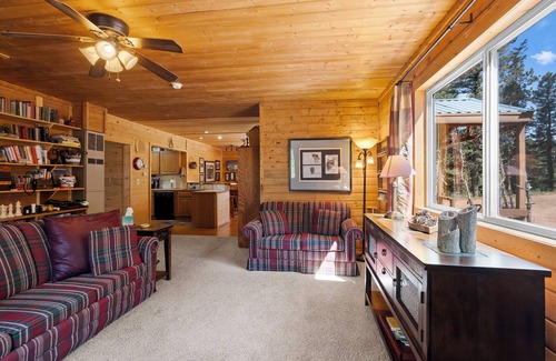 Cripple Creek Cabin | Cozy Secluded Cabin with Views & Hot Tub
