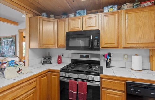 Cripple Creek Cabin | Cozy Secluded Cabin with Views & Hot Tub