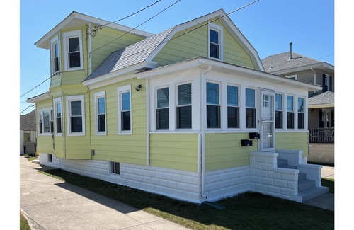 North Wildwood House | Cozy Shore Home for 6 – Ideal for Family or Friends