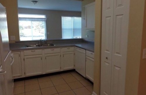 Clarksville House | Cozy Single Family House Sleeps Up to 6