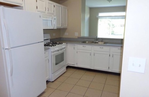 Clarksville House | Cozy Single Family House Sleeps Up to 6