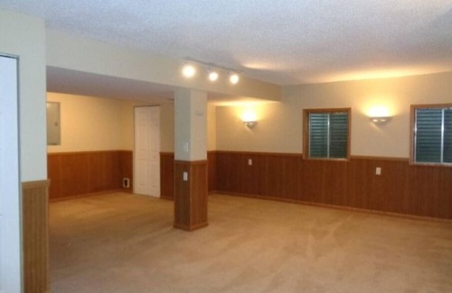 Clarksville House | Cozy Single Family House Sleeps Up to 6