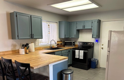 Green Valley House | Cozy Single-Story 2BR/2BA House, Pool, Garage, Pet Friendly