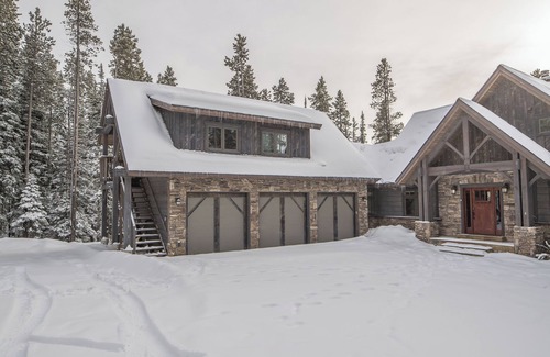 Big Sky Condo | Cozy ski-in/ski-out home w/fireplace & clawfoot tub - Little Plume Flat