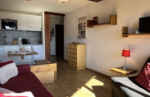 Montgenevre Apartment | Cozy Ski Studio for 2 in Montgenèvre with Parking and Balcony