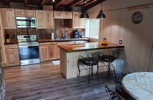 Lake George Cabin | Cozy & Spacious Lake George "Lazy Bear Lodge II"