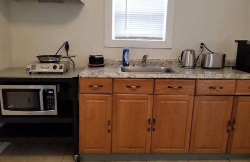 Tampa Apartment | Cozy spacy Tea House has everything ready for you.