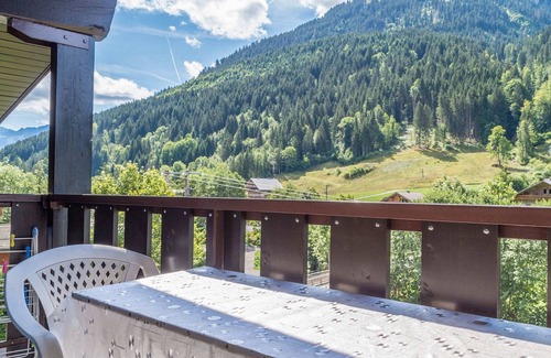 La Chapelle-d'Abondance Apartment | Cozy Studio Near Ski Slopes with Mezzanines and Pet-Friendly!